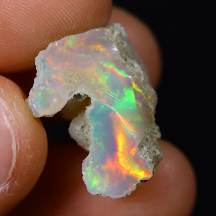 Opalite grezza etiope Welo - “Crescent Moon” - (19 x 11 x 10 mm - 9,1 carati) - POC-0890