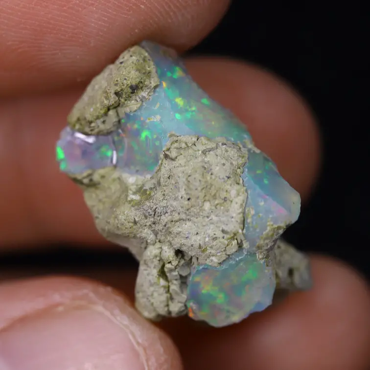Raw Ethiopian Welo opal - ‘Mountain Glory" - (21 x 18 x 11 mm - 14.8 carats) - POC-0896