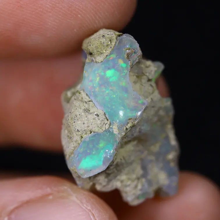 Raw Ethiopian Welo opal - ‘Mountain Glory" - (21 x 18 x 11 mm - 14.8 carats) - POC-0896