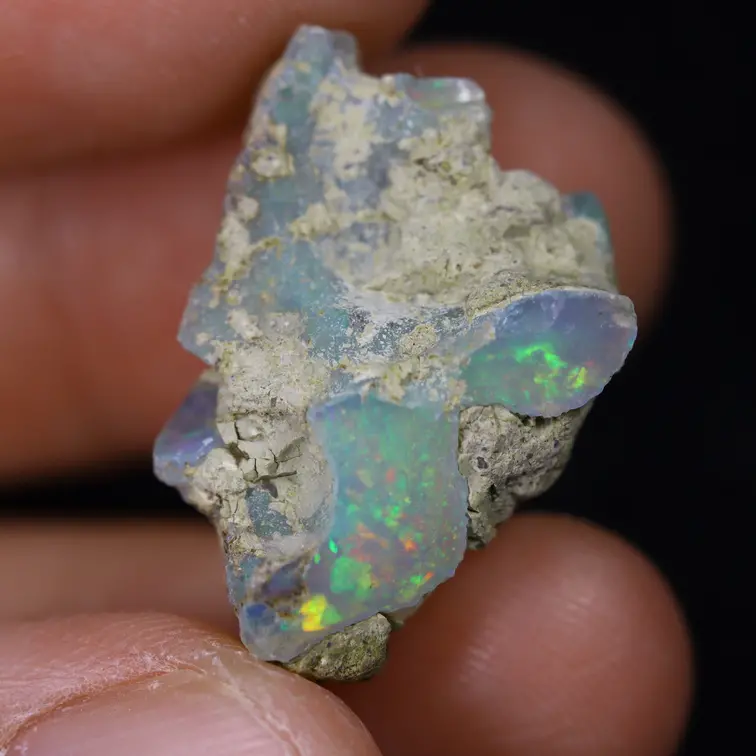 Raw Ethiopian Welo opal - ‘Mountain Glory" - (21 x 18 x 11 mm - 14.8 carats) - POC-0896