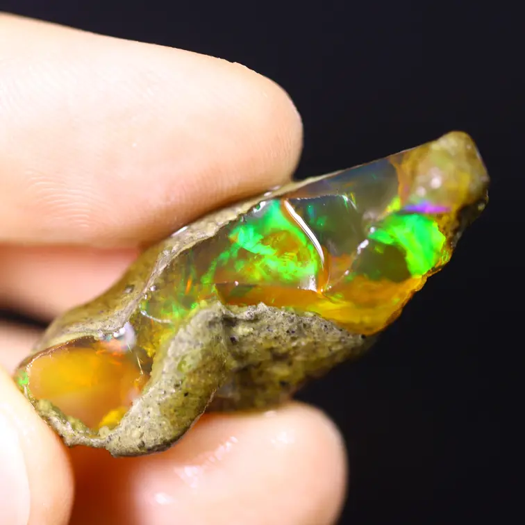 Raw Ethiopian Welo - Crystal Opal - ‘Sand Worm" - (34 x 18 x 8 mm - 18,3 carats) - POC-0913