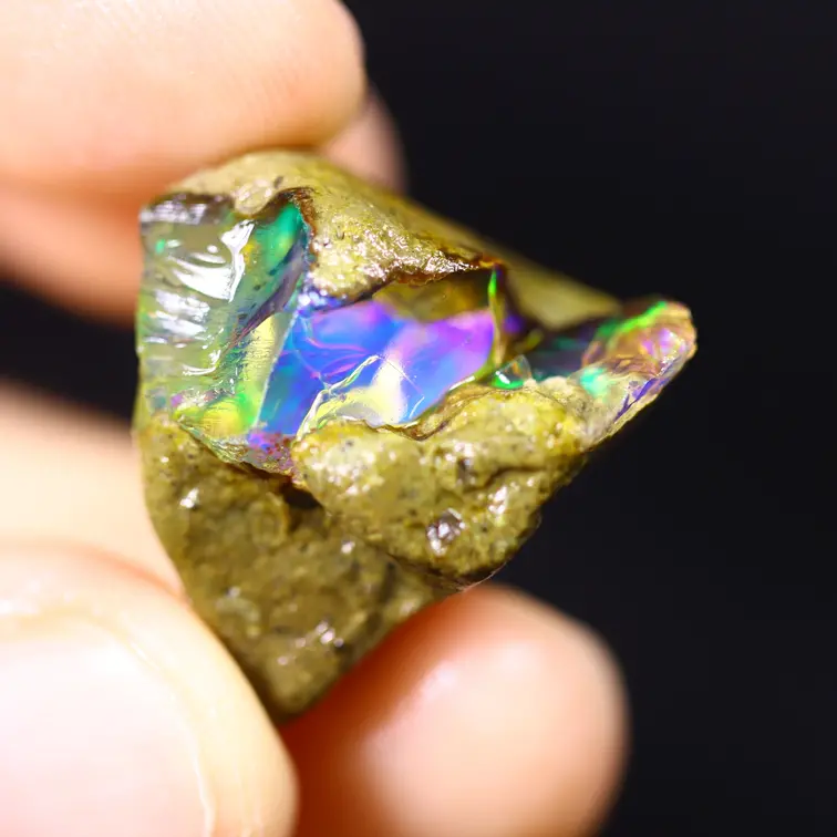 Raw Ethiopian Welo - Crystal Opal - ‘Futuristic Window" - (19 x 18 x 16 mm - 22.7 carats) - POC-0917