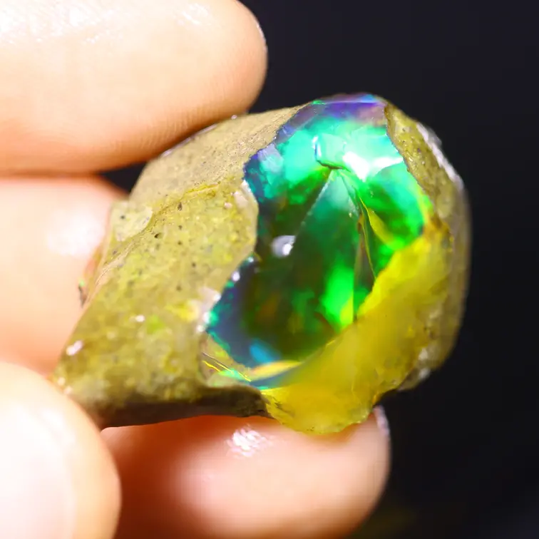 Welo brut d'Éthiopie - Opale cristalline - « Hidden Universe" - (21 x 22 x 9 mm - 28.8 carats) - POC-0918