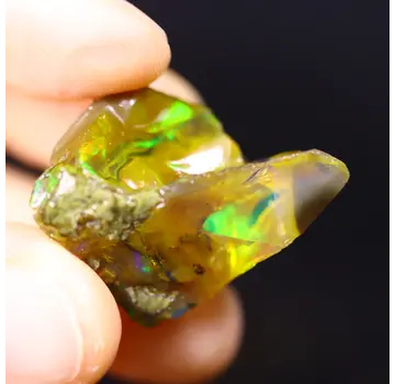 Welo brut d'Éthiopie - Opale cristalline - « Electrical Horn" - (28 x 18 x 16 mm - 31,2 carats) - POC-0919