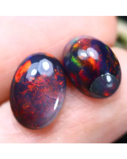 Ópalo etíope ahumado natural - «Universal Fight» - 9,6 x 7,1 x 5 mm - 3,29 quilates - POC-0923