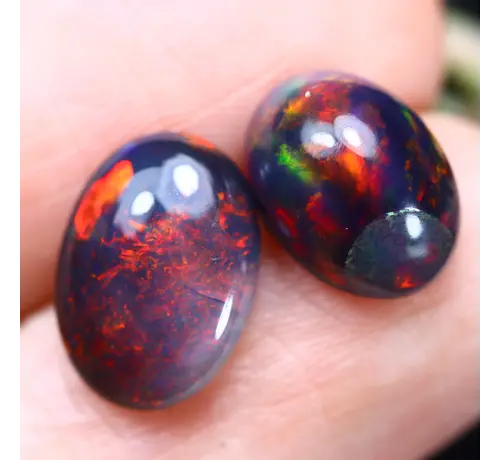 Ópalo etíope ahumado natural - «Universal Fight» - 9,6 x 7,1 x 5 mm - 3,29 quilates - POC-0923