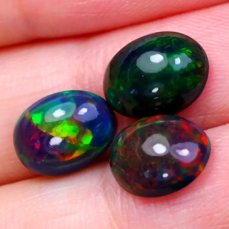 Opales naturelles fumées d'Éthiopie Welo - « Solar System » - 9,2 x 7 x 3,4 mm - 3,30 carats - POC-0924