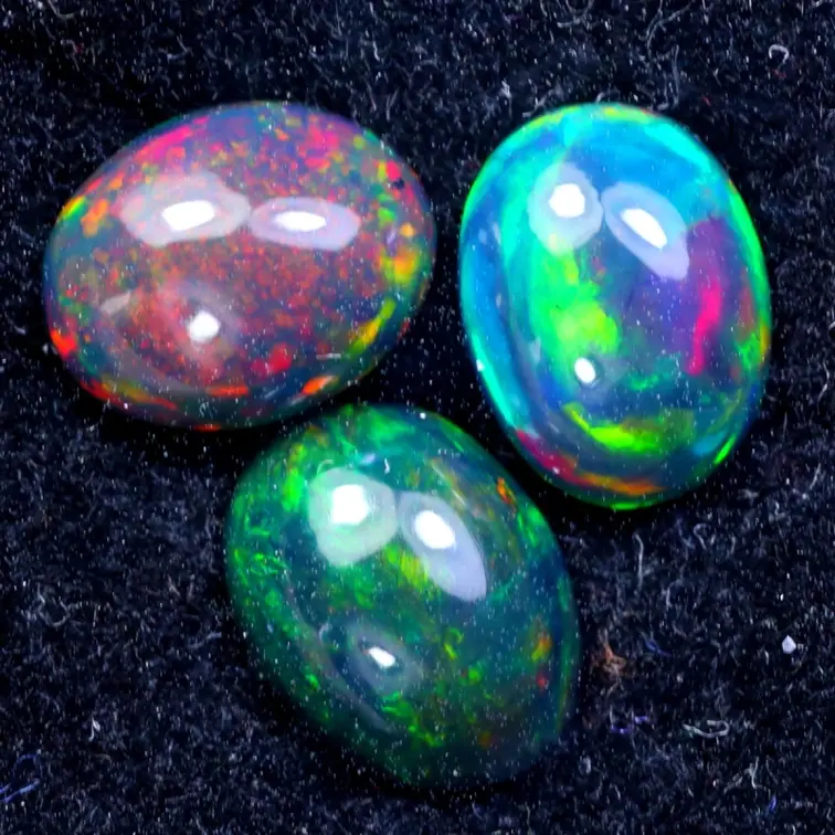 Opales naturelles fumées d'Éthiopie Welo - « Solar System » - 9,2 x 7 x 3,4 mm - 3,30 carats - POC-0924