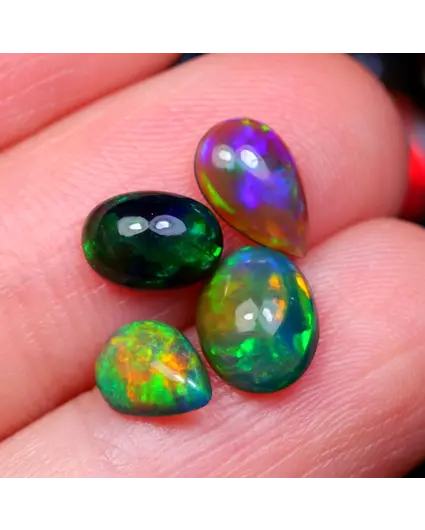 Natürliche geräucherte äthiopische Welo-Opale – „Underwater System“ – 8 x 6 x 3 mm – 2,49 Karat – POC-0925