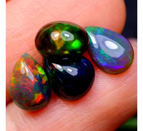 Opaletti Welo affumicati naturali dell'Etiopia - “Black Hole” - 8,7 x 6 x 3,8 mm - 3,75 carati - POC-0926
