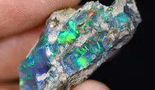 RARE ! OPALE BLANCHE MULTICOLORE D'ETHIOPIE : 2,21