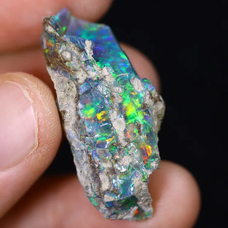 Opale Welo brute d'Éthiopie - « Dark Nature" - (34 x 16 x 7 mm - 18,8 carats) - POC-0872