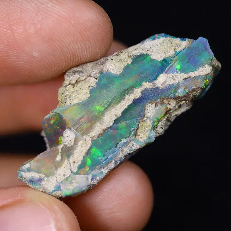 Opale Welo brute d'Éthiopie - « Dark Nature" - (34 x 16 x 7 mm - 18,8 carats) - POC-0872