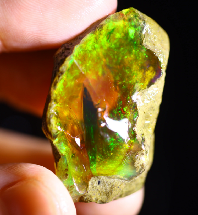 Rough Ethiopian Welo - Crystal Opal - "Exploding Sun" - (36 x 22 x 17 mm - 56,6 carats)