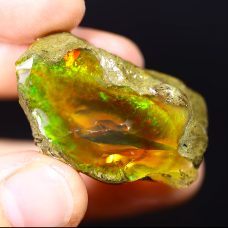 Rough Ethiopian Welo - Crystal Opal - "Exploding Sun" - (36 x 22 x 17 mm - 56,6 carats)