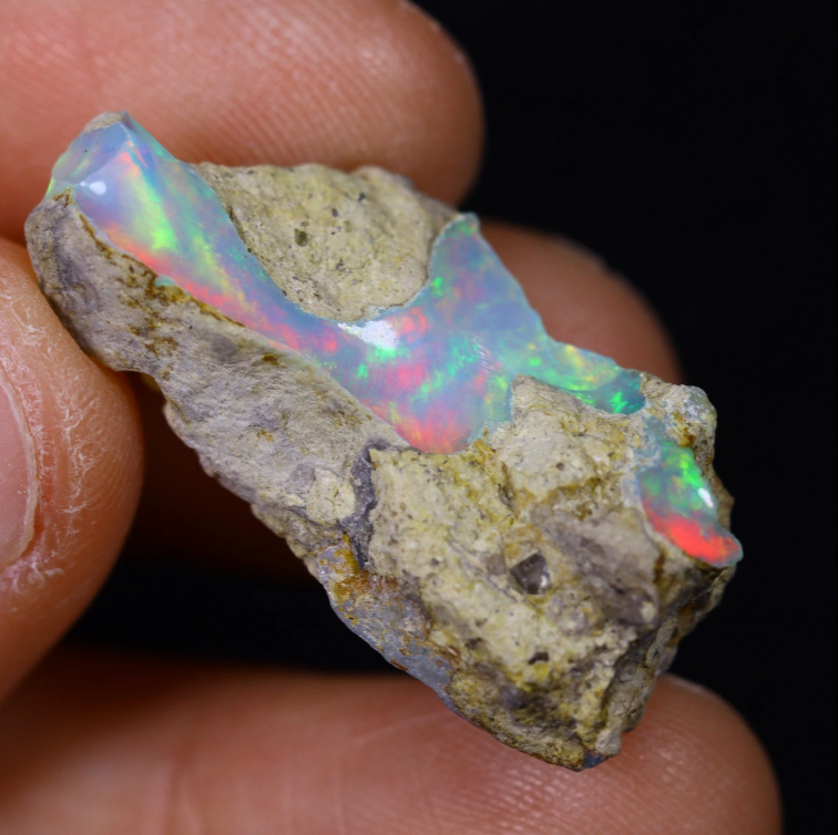 Rohes äthiopisches Welo – Kristallopal – „Intense Rainbow" - (24 x 14 x 12 mm - 20,5 Karat)