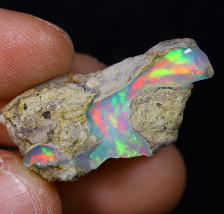 Welo brut d'Éthiopie - Opale cristalline - « Intense Rainbow" - (24 x 14 x 12 mm - 20,5 carats)