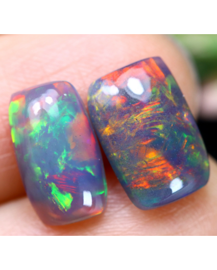 Ensemble d'opales Welo éthiopiennes - « Colourful Eyes » - (11,7 x 7 x 3,7 mm - 3,35 carats)