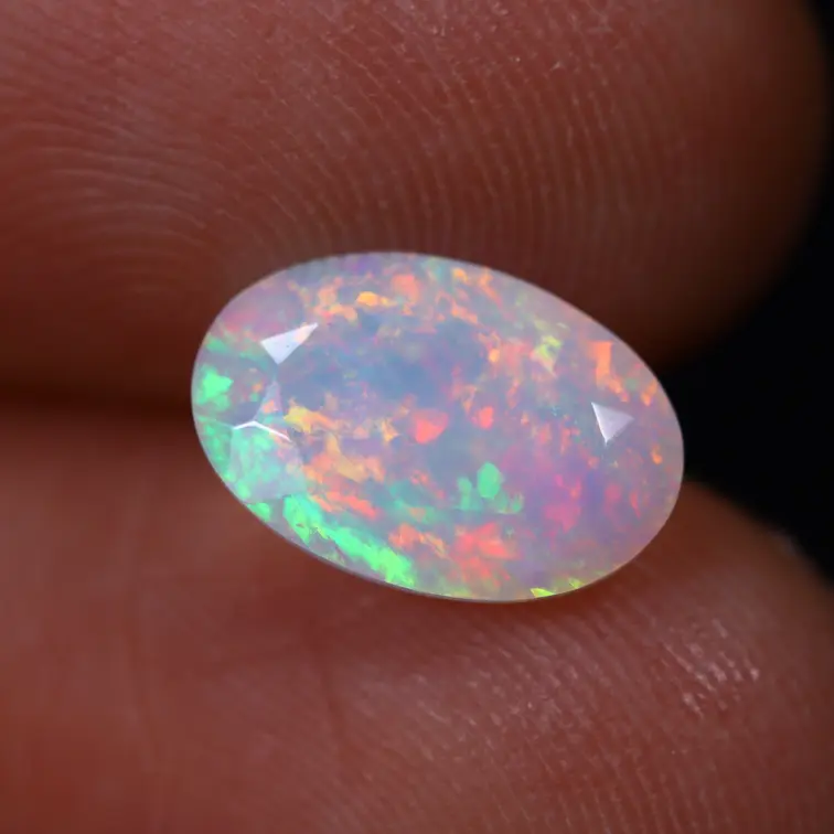 Ópalo Welo Etíope Natural - "Iridescent Prism" - 4.8 x 10.2 x 6.9 mm - 1.38 quilates