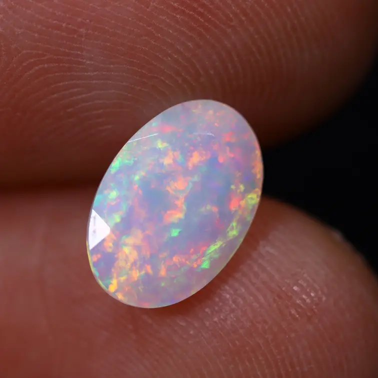 Ópalo Welo Etíope Natural - "Iridescent Prism" - 4.8 x 10.2 x 6.9 mm - 1.38 quilates
