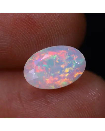 Opale Welo Éthiopienne Naturelle - "Iridescent Prism" - 4.8 x 10.2 x 6.9 mm - 1.38 carats