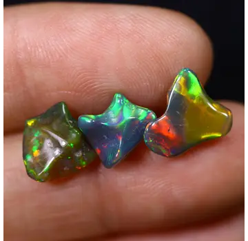 Ethiopische Welo - Gerookte Opaal "Aurora Smoke Trio" - (3.5 x 10.3 x 9.6 mm - 4.2 karaat)