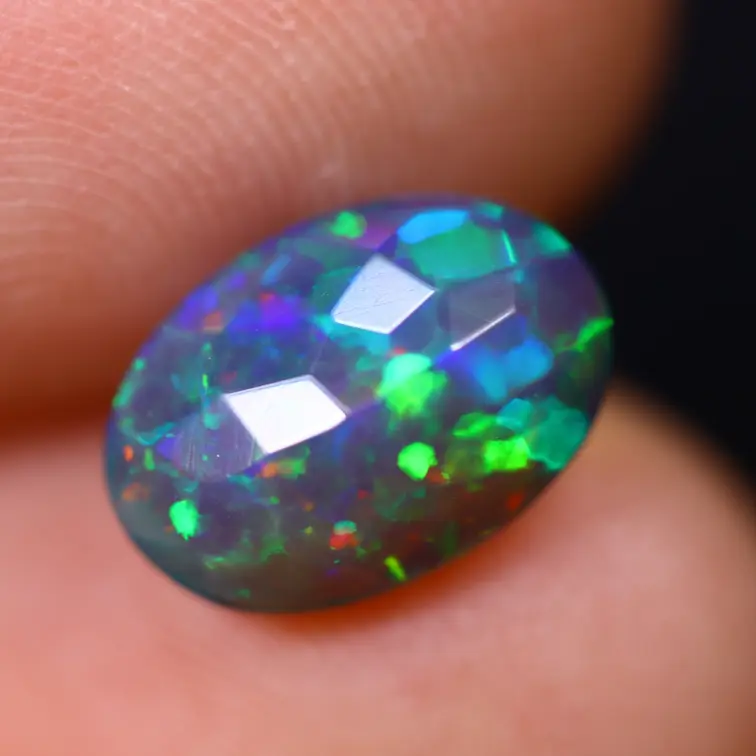 Opalo Etíope Welo - Opalo Ahumado "Smoky Emerald Veil" - (10.4 x 7.3 x 4.2 mm - 1.52 quilates)