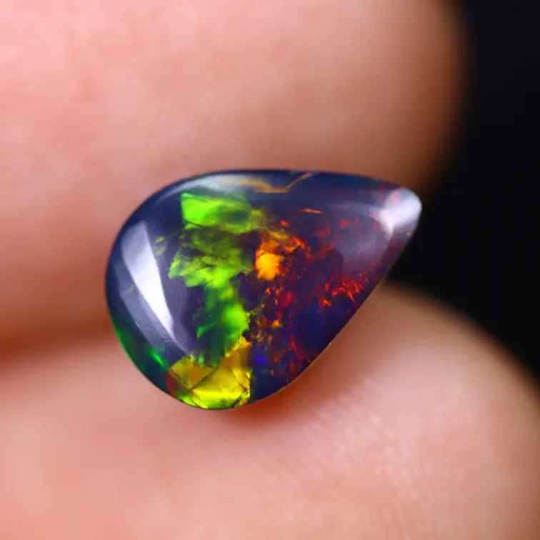 Opale Welo Etiope - Opale Affumicata "Smoked Aurora Drop" - (10.2 x 7.3 x 4.9 mm - 1.52 carati)