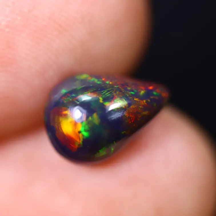 Welo Etíope - Ópalo Ahumado "Smoked Aurora Drop" - (10.2 x 7.3 x 4.9 mm - 1.52 quilates)