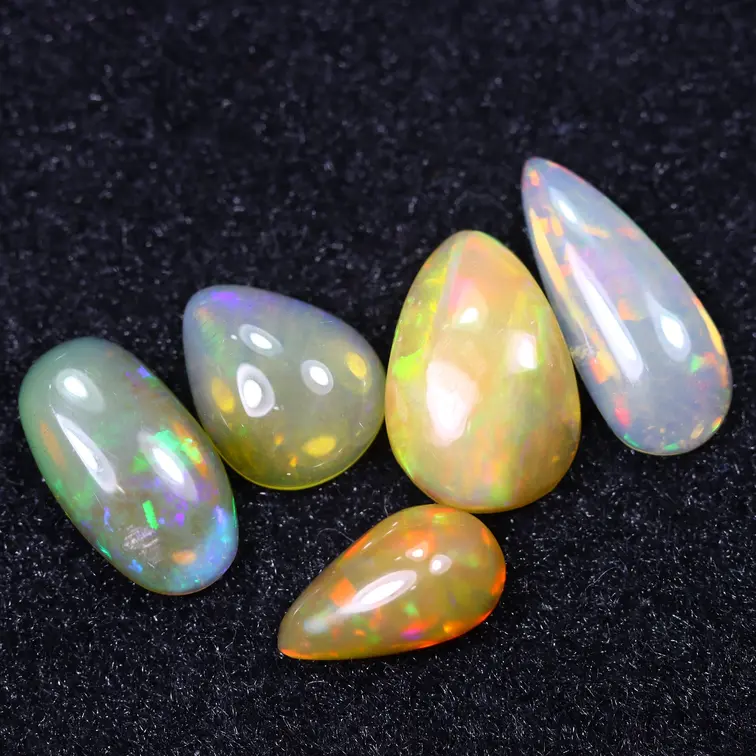 Opale Welo Éthiopienne Naturelle - "Blazing Welo Mirage" - 14.2 x 7.9 x 4 mm - 11,24 carats