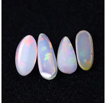 Natürliche Äthiopische Welo Opal - "Iridescent Welo Cascade" - 14.6 x 6.2 x 5.4 mm - 12.63 Karat
