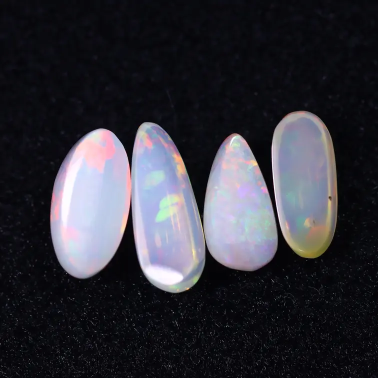 Opale Welo Éthiopienne Naturelle - "Iridescent Welo Cascade" - 14.6 x 6.2 x 5.4 mm - 12.63 carats
