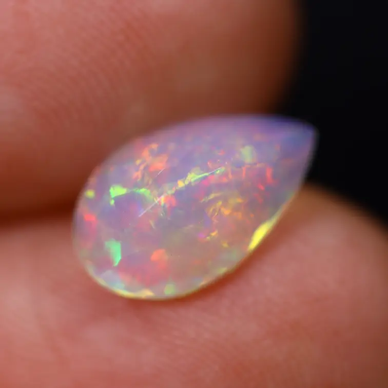 Natuurlijke Ethiopische Welo Opaal - "Verdant Raindrop" - 11.1 x 6.8 x 4.4 mm - 1.12 karaat