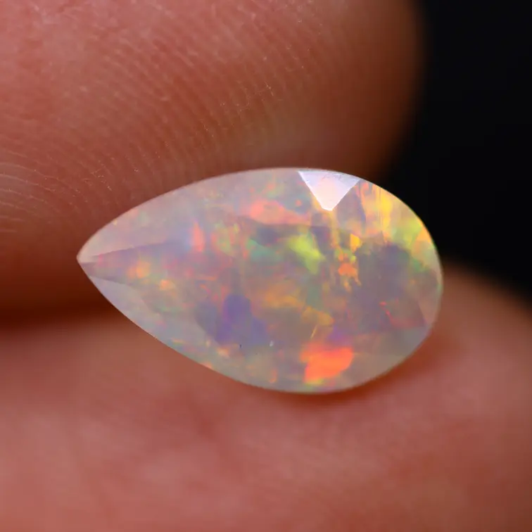 Natuurlijke Ethiopische Welo Opaal - "Verdant Raindrop" - 11.1 x 6.8 x 4.4 mm - 1.12 karaat