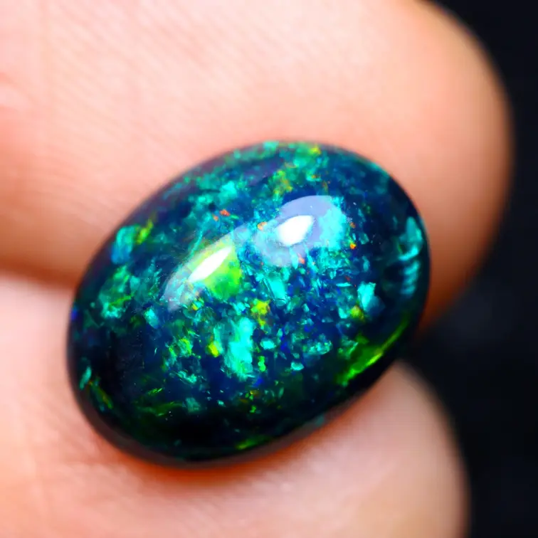 Ethiopian Welo - Smoked Opal "Smoky Aurora" - (10.8 x 8 x 4.3 mm - 1.9 carat)