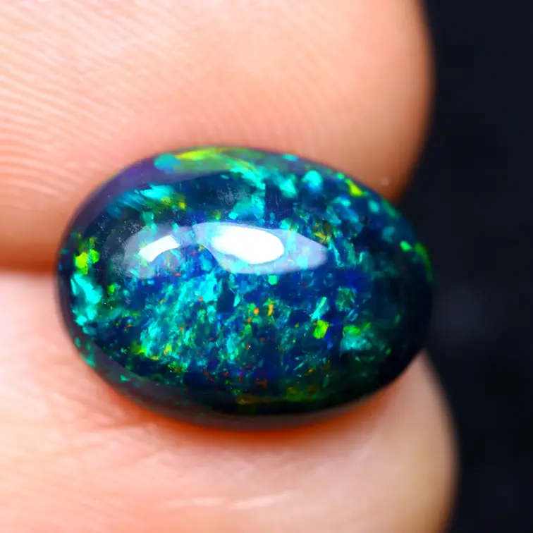 Ethiopian Welo - Smoked Opal "Smoky Aurora" - (10.8 x 8 x 4.3 mm - 1.9 carat)