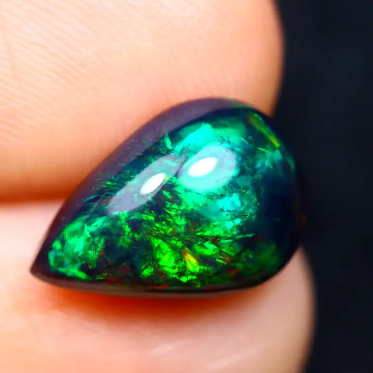 Ethiopische Welo - Gerookte Opaal "Ember Aurora" - (11.4 x 8 x 4.4 mm - 1.75 karaat)