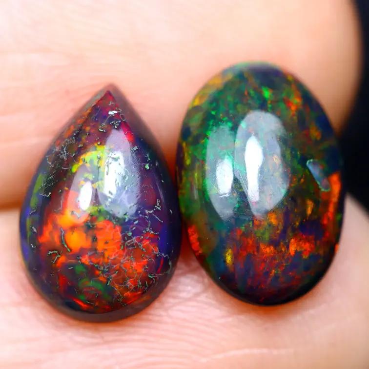 Ethiopische Welo - Gerookte Opaal "Ember Veil" - (10 x 7 x 3.8 mm - 2.5 karaat)