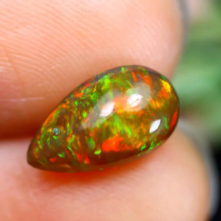 Ópalo Welo Etíope - Ópalo Ahumado "Caramel Ember" - (10.6 x 6.2 x 3.8 mm - 1.29 quilates)