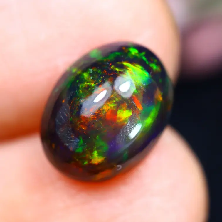 Äthiopischer Welo - Geräucherter Opal "Smoked Ember" - (10 x 7.8 x 5 mm - 1.98 Karat)