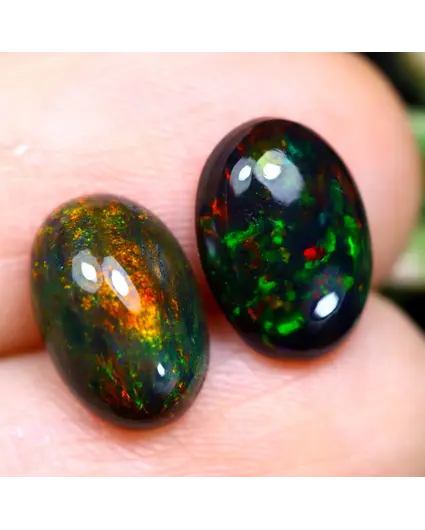 Etiopico Welo - Opale Affumicato "Ember Veil" - (10.5 x 7.3 x 3.7 mm - 3.1 carati)
