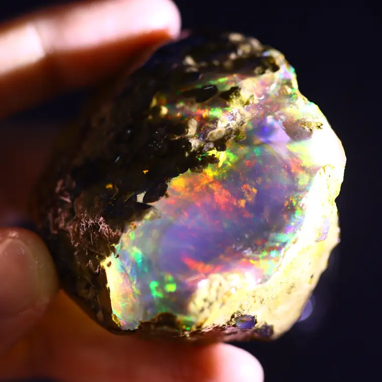 Welo éthiopienne brute - Opale de cristal - "Thunder Prism" - (55 x 53 x 34 mm - 488.8 carats) - POC-0958