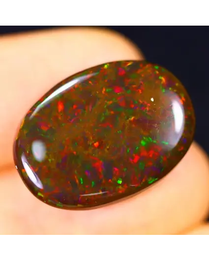 Äthiopischer Welo - Geräucherter Opal "Rainbow Nocturne" - (21.9 x 16 x 4.2 mm - 9.44 Karat)