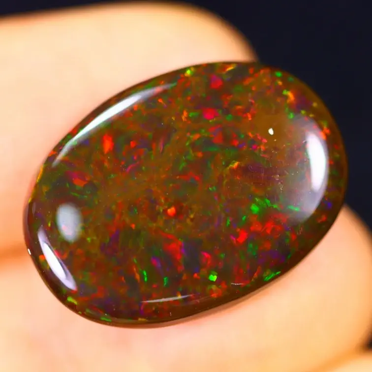 Ethiopische Welo - Gerookte Opaal "Rainbow Nocturne" - (21.9 x 16 x 4.2 mm - 9.44 karaat)