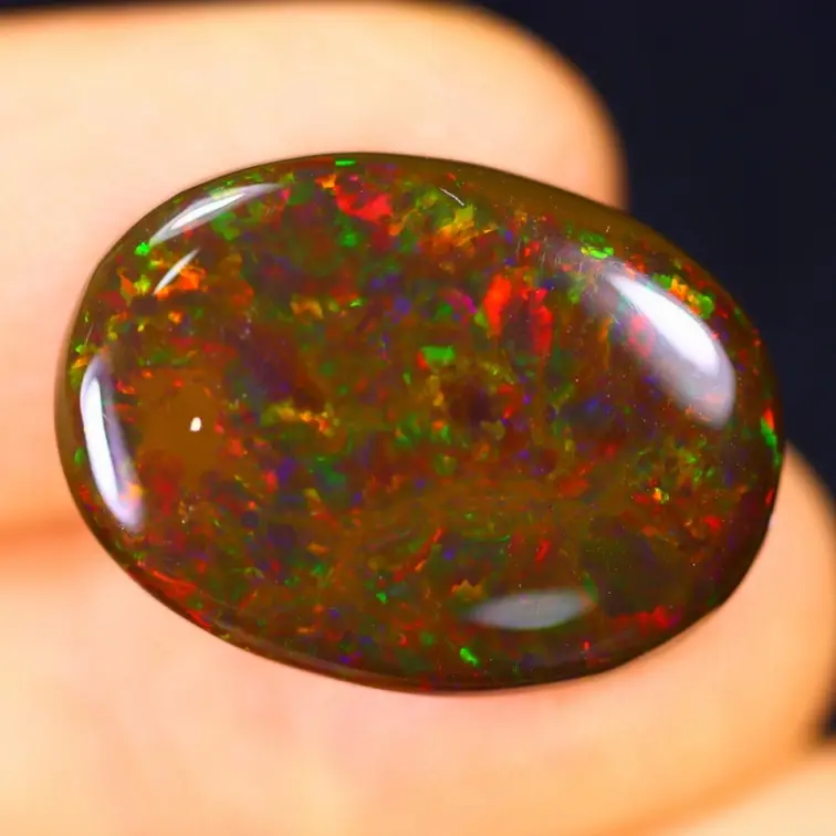 Äthiopischer Welo - Geräucherter Opal "Rainbow Nocturne" - (21.9 x 16 x 4.2 mm - 9.44 Karat)