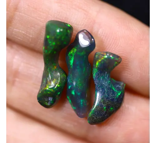 Äthiopischer Welo - Geräucherter Opal "Dawn Whisper" - (19.3 x 5.6 x 4.5 mm - 6.34 Karat)