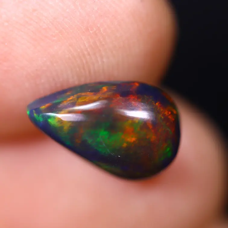 Welo etíope - Ópalo ahumado "Frosted Spectrum" - (11.6 x 7.3 x 4.5 mm - 1.86 quilates)