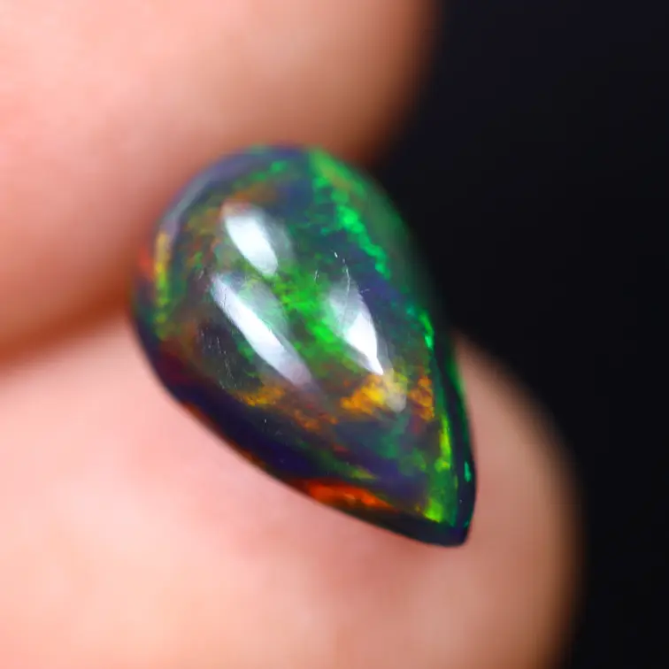 Welo éthiopienne - Opale fumée "Frosted Spectrum" - (11.6 x 7.3 x 4.5 mm - 1.86 carats)