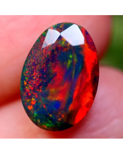 Äthiopischer Welo - Geräucherter Opal "Elysian Prism" - (10.7 x 7.6 x 5.7 mm - 2.06 Karat)