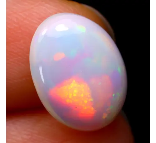 Natürlicher äthiopischer Welo-Opal - "Radiant Arc" - 12.5 x 9.2 x 4 mm - 2.34 Karat